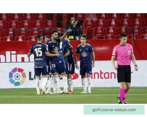 西甲塞尔塔球迷狂热助威，主场氛围持续提升